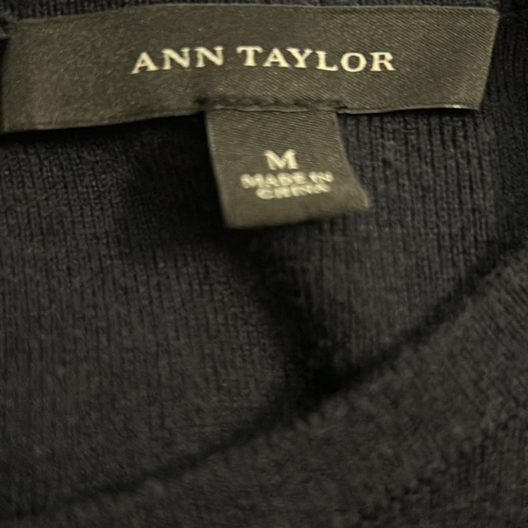 GUC Ann Taylor Navy and Black Warm Sweater Size Medium (would fit small though) - Picture 3 of 8
